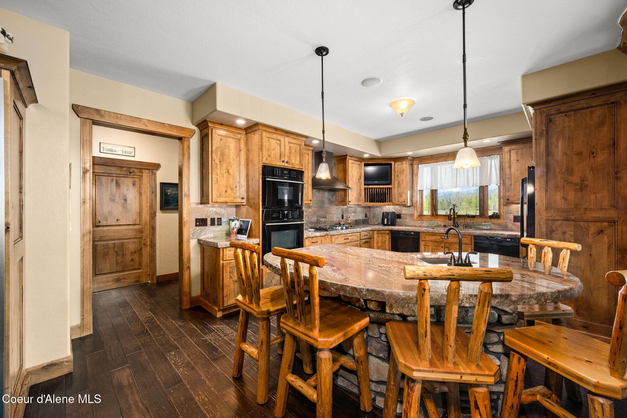 289 Gold Road Naples, ID 83847 - Photo 34 of 113 Kitchen
