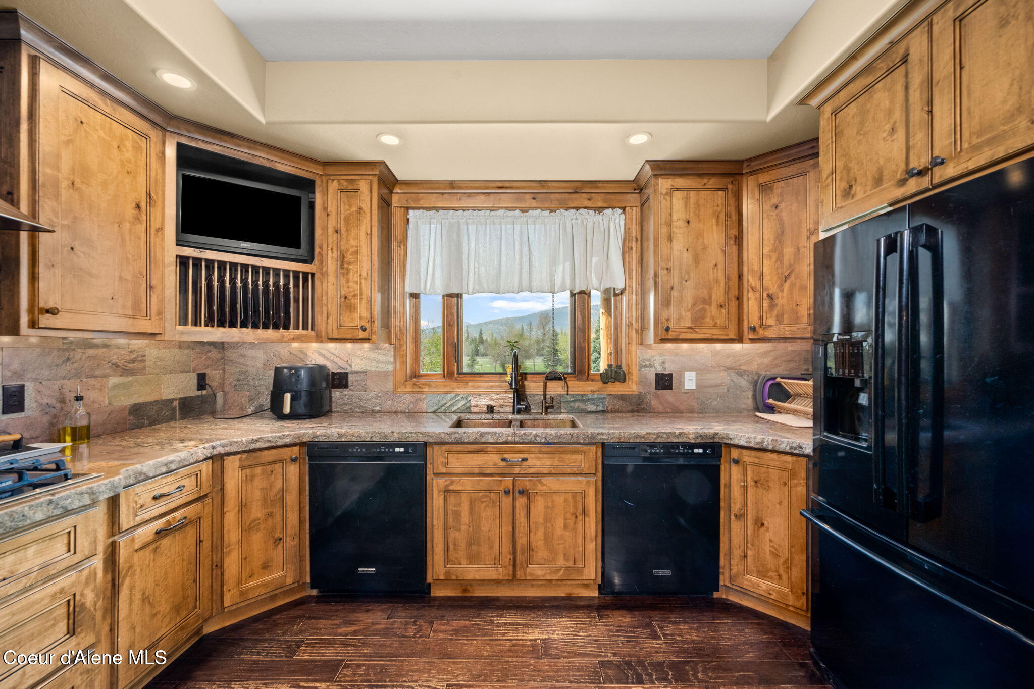 289 Gold Road Naples, ID 83847 - Photo 37 of 113 Kitchen