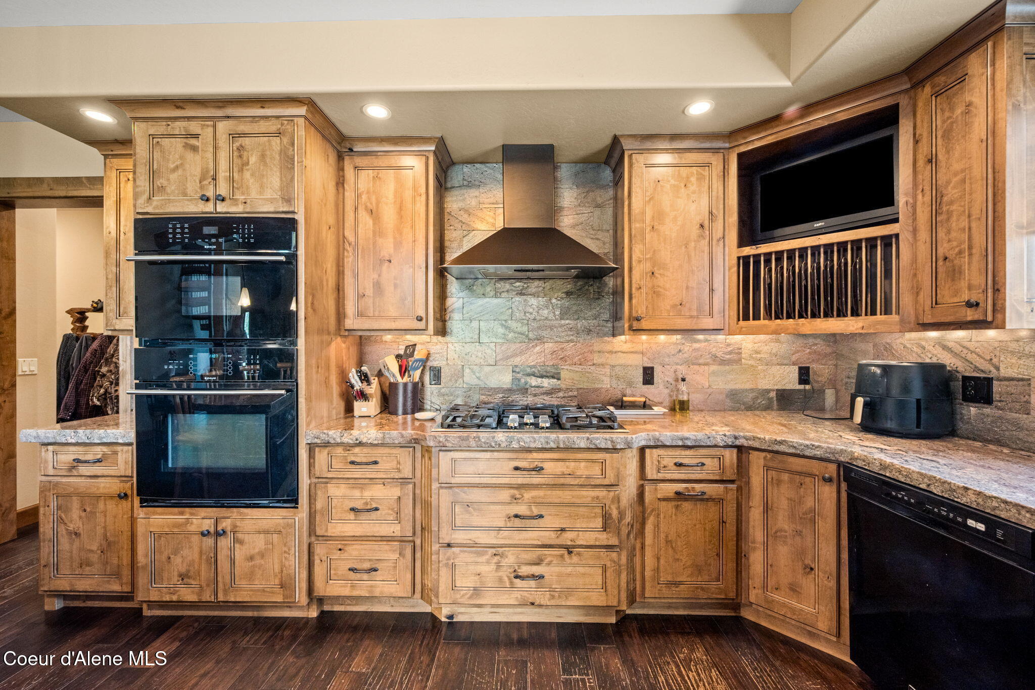 289 Gold Road Naples, ID 83847 - Photo 39 of 113 Kitchen
