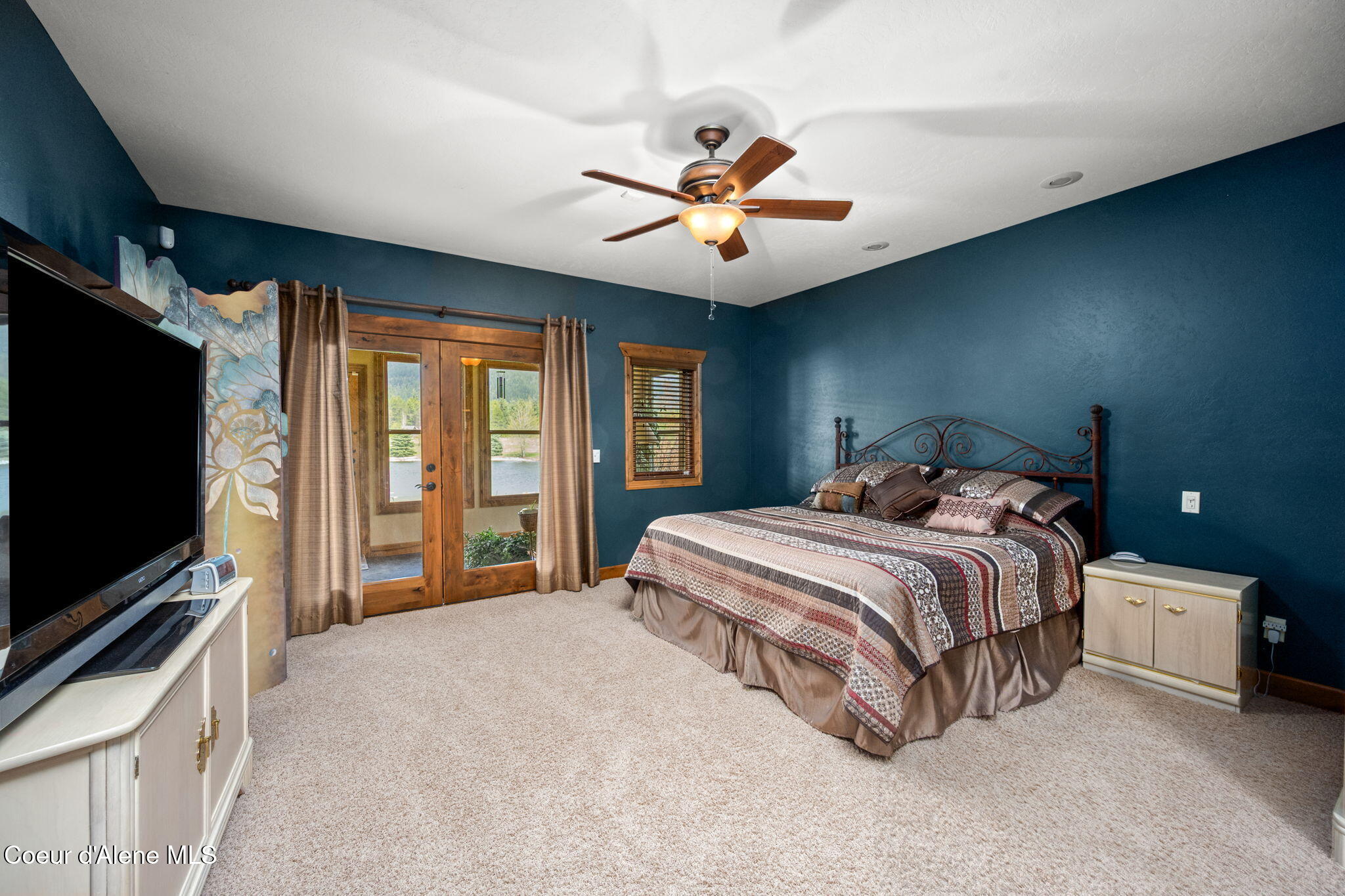 289 Gold Road Naples, ID 83847 - Photo 46 of 113 Master Bedroom