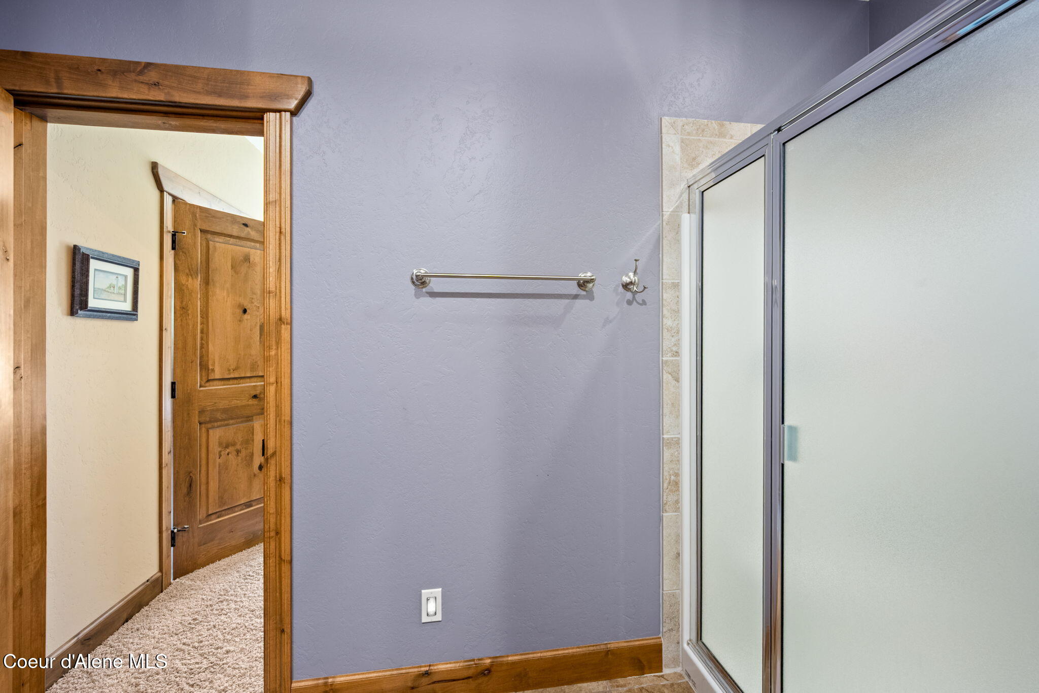 289 Gold Road Naples, ID 83847 - Photo 57 of 113 Guest Bathroom