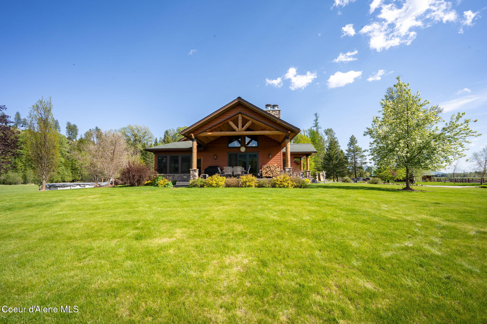 289 Gold Road Naples, ID 83847 - Photo 76 of 113 Backyard