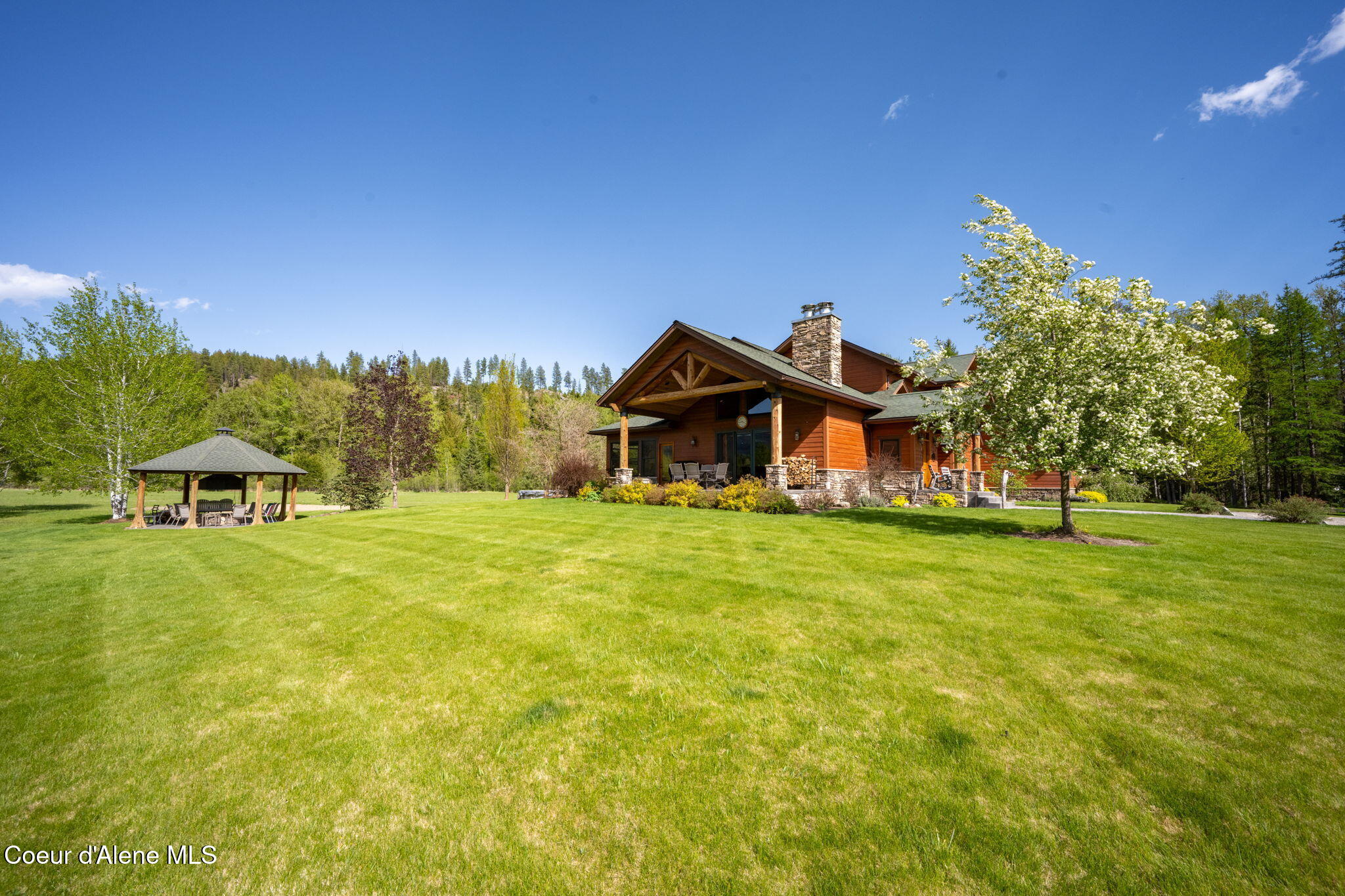 289 Gold Road Naples, ID 83847 - Photo 78 of 113 Backyard