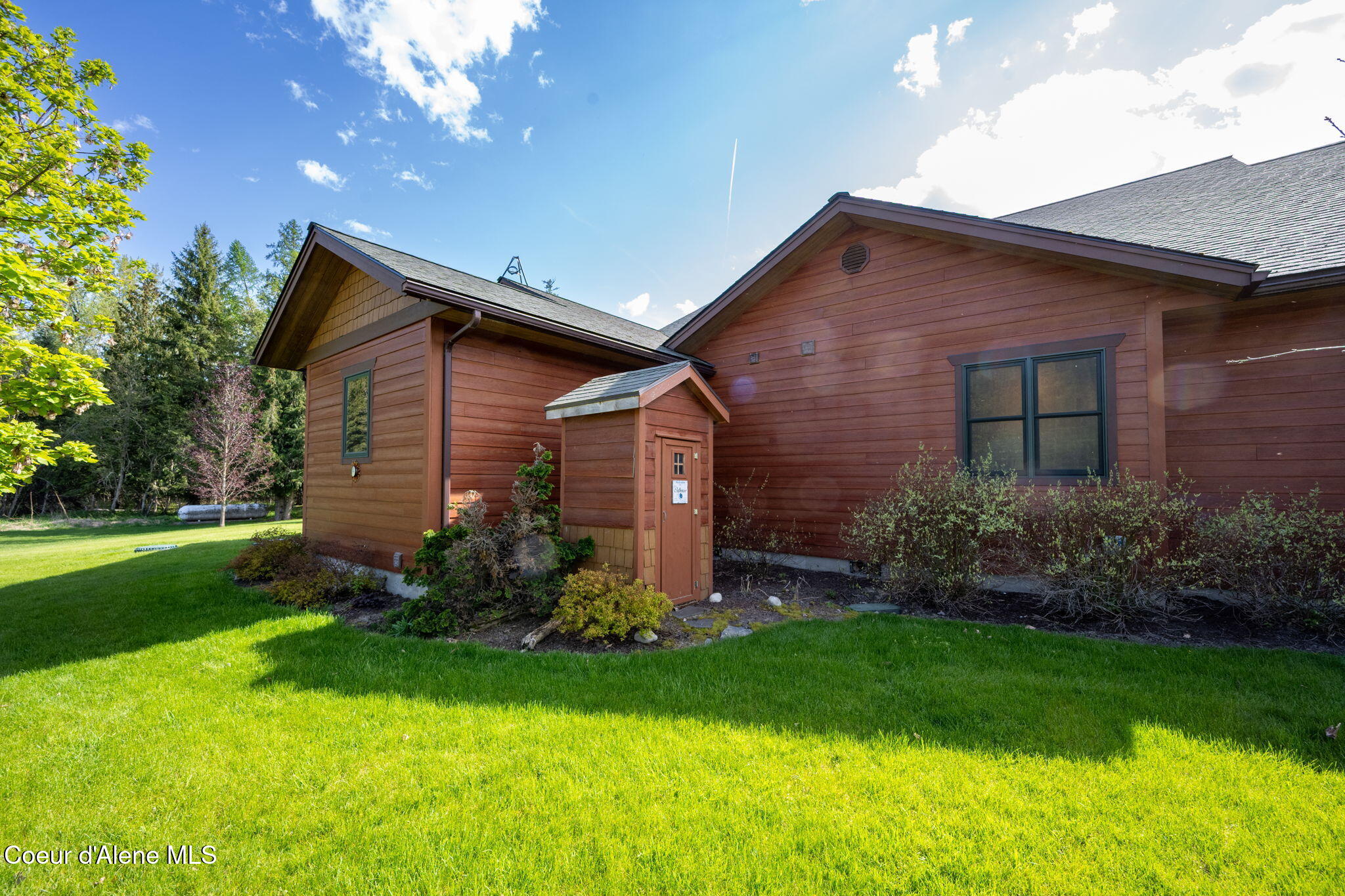 289 Gold Road Naples, ID 83847 - Photo 87 of 113 Outhouse