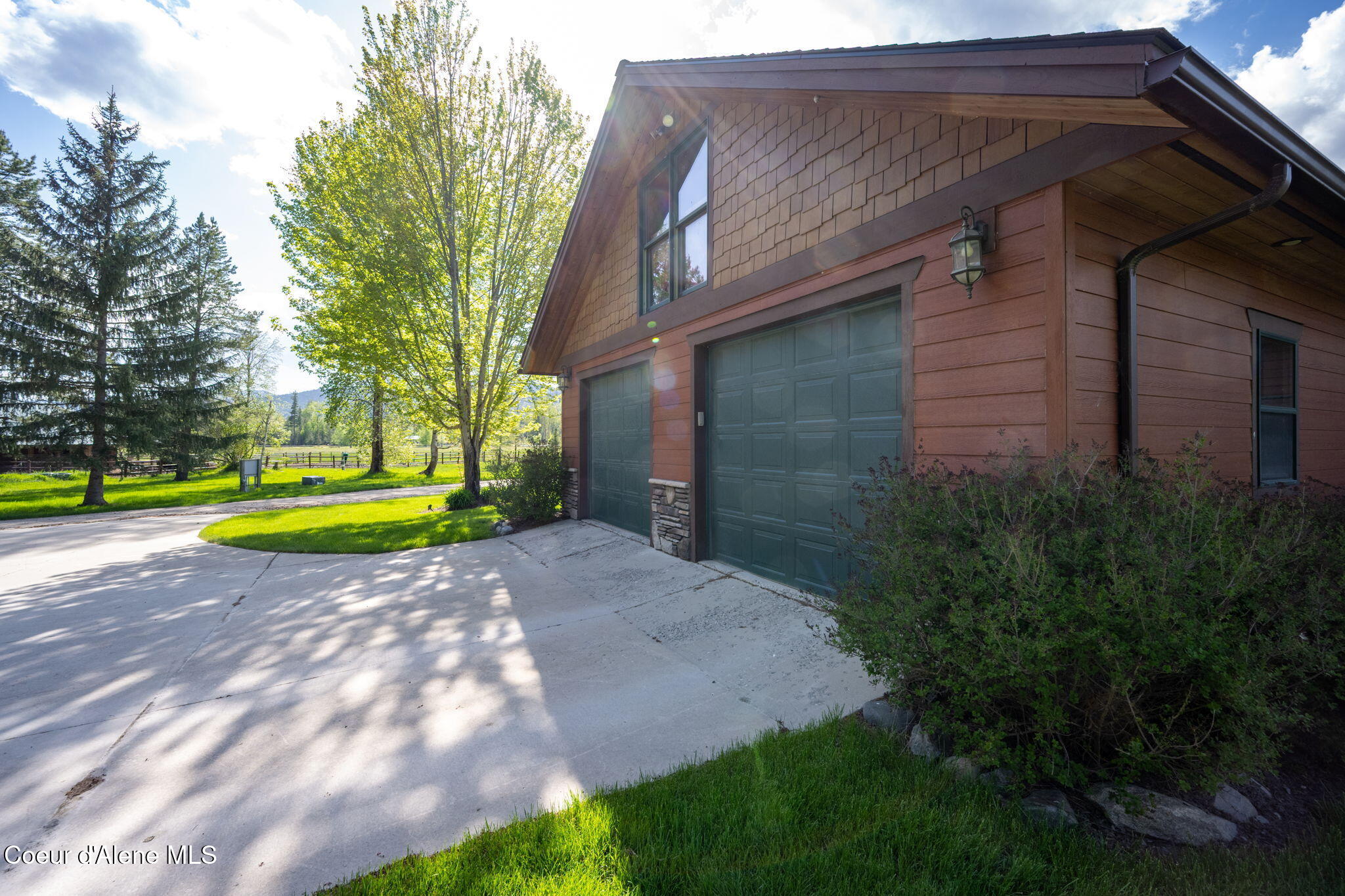 289 Gold Road Naples, ID 83847 - Photo 91 of 113 Garage
