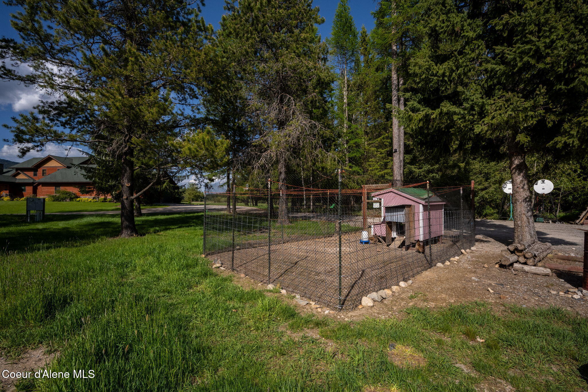 289 Gold Road Naples, ID 83847 - Photo 94 of 113 Chicken coop