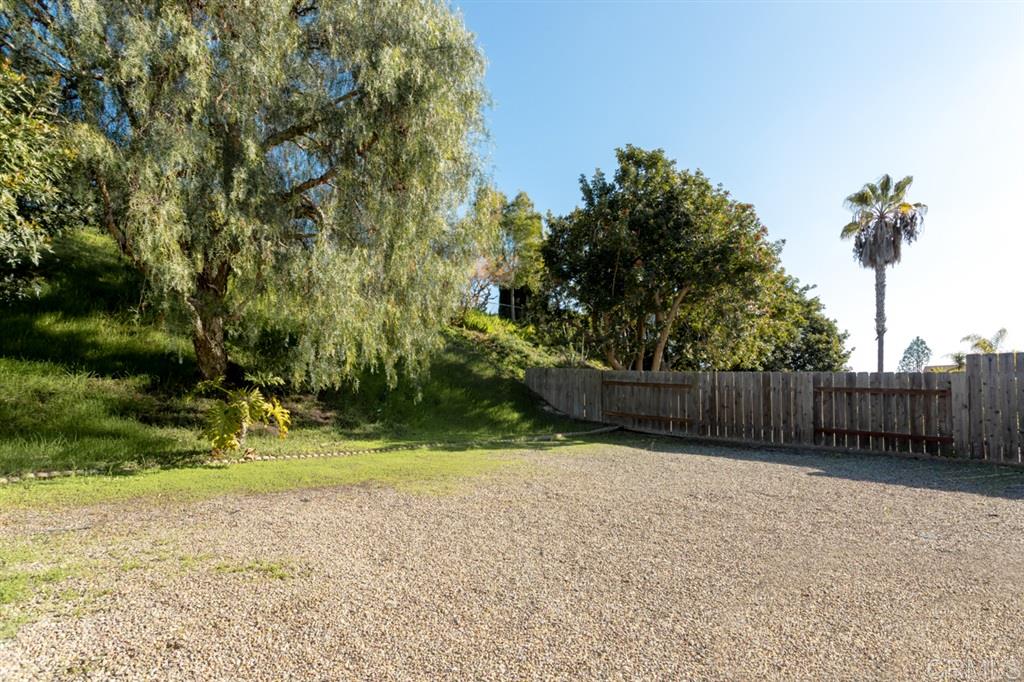 1378 Panorama Ridge Road Oceanside, CA 92056 - Photo 12 of 14
