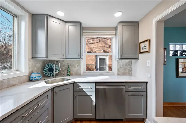 $399,000 | 5352 North Oketo Avenue, Chicago, IL 60656