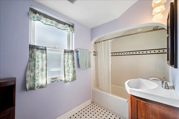 $399,000 | 5352 North Oketo Avenue, Chicago, IL 60656
