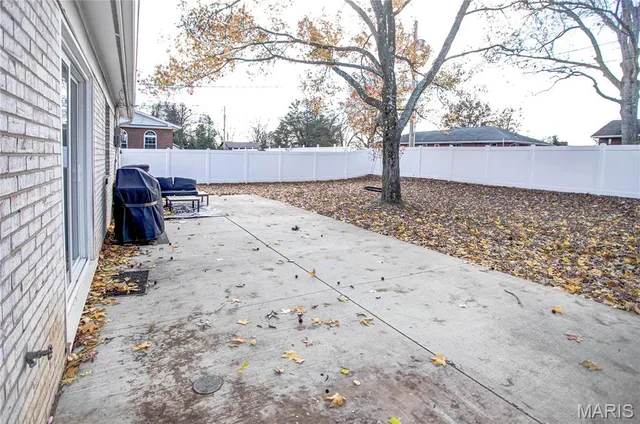 $174,500 | 4404 Briarcliff Drive, Alton, IL 62002