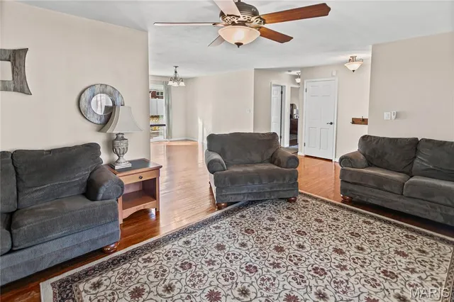 $174,500 | 4404 Briarcliff Drive, Alton, IL 62002