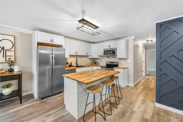 $270,000 | 35 Jamestown Drive, St. Peters, MO 63376