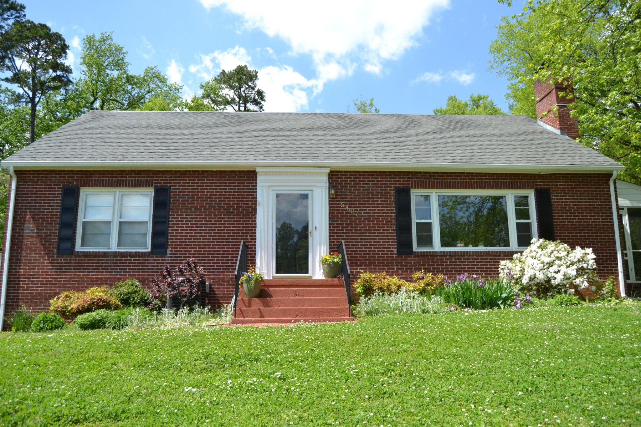5407 East Sunset Road Knoxville, TN 37914 - Photo 3 of 37 Gallery Image 3