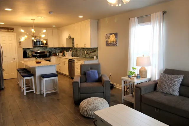 $295,000 | 1809 Hillcrest, Rockport, TX 78382