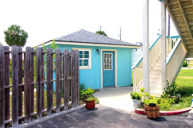 $295,000 | 1809 Hillcrest, Rockport, TX 78382