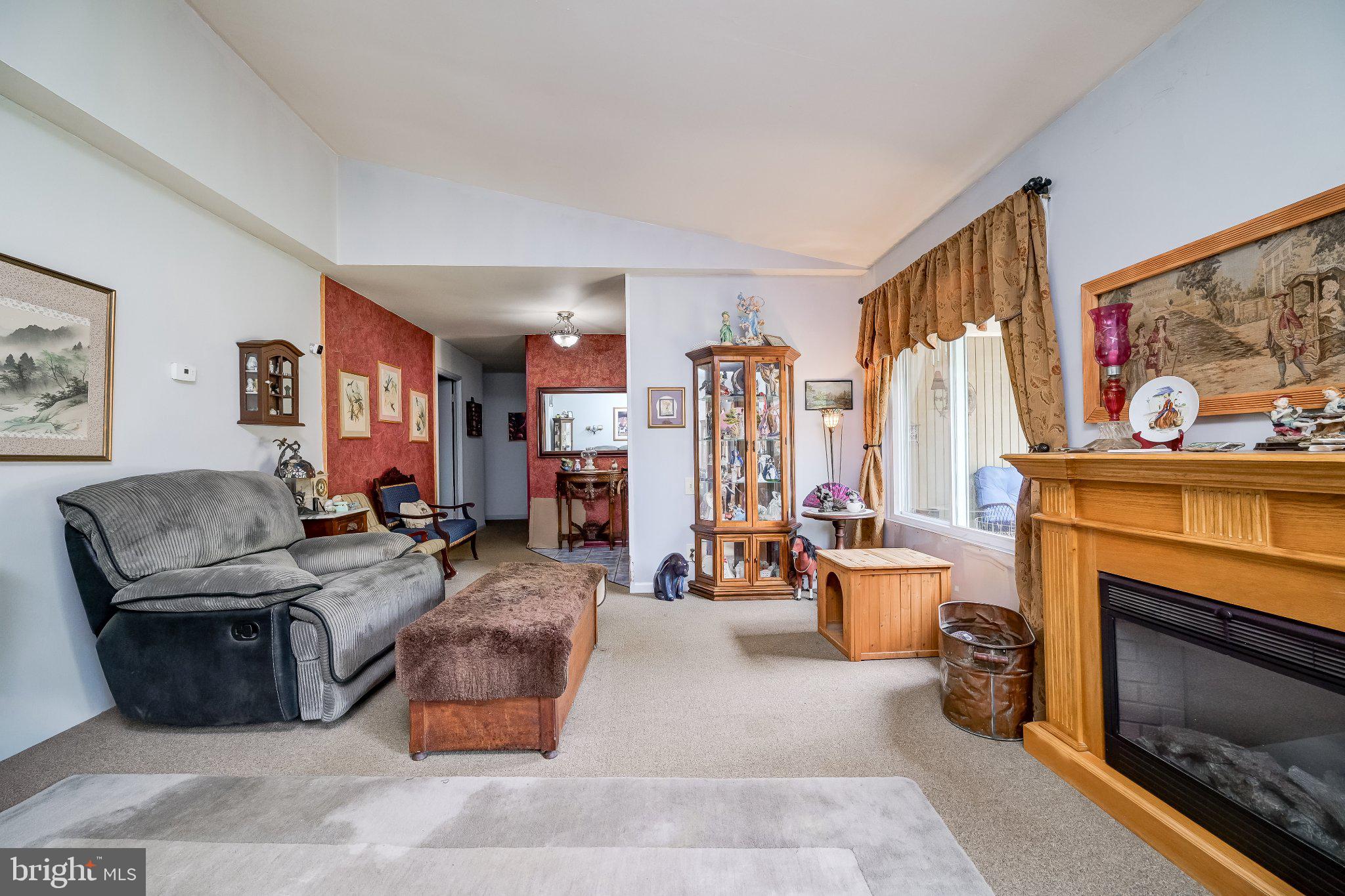 11 Aquarius Court Silver Spring, MD 20906 - Photo 12 of 49 Inviting living space with warm accents.