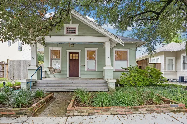 $629,900 | 1219 West Drew Street, Houston, TX 77006