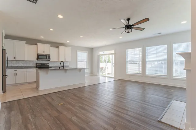 $344,700 | 3090 Limestone Court, Newburgh, IN 47630