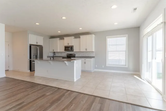 $344,700 | 3090 Limestone Court, Newburgh, IN 47630