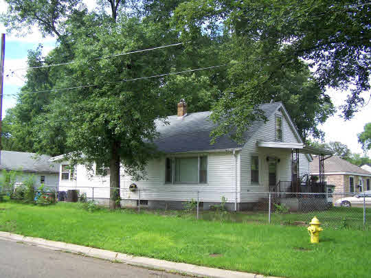 531 Fitch Road Rockford, IL 61109 - Photo 1 of 2 a front view of a house with a garden