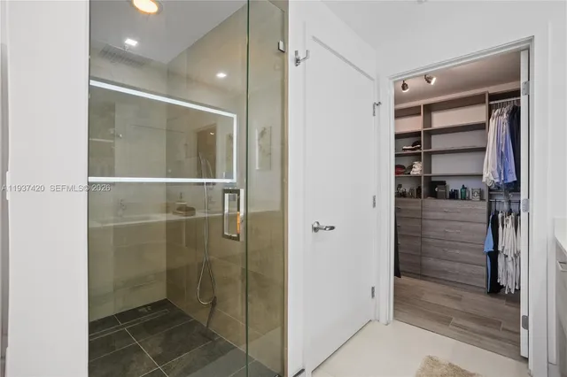 $4,500 | 16385 Biscayne Boulevard, Unit 2819, North Miami Beach, FL 33160