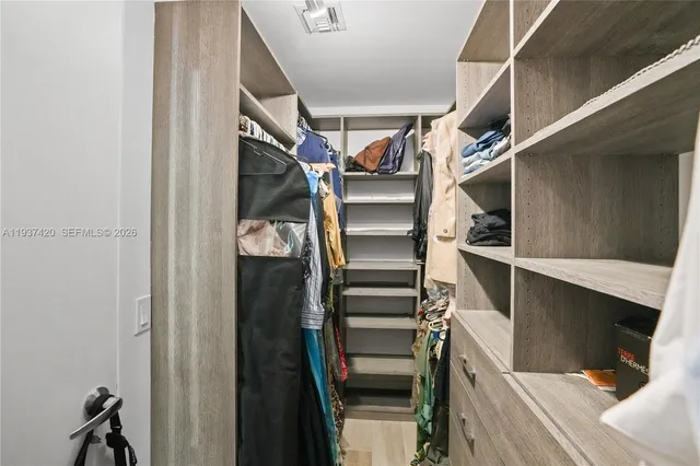 $4,500 | 16385 Biscayne Boulevard, Unit 2819, North Miami Beach, FL 33160