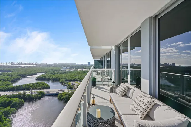 $4,500 | 16385 Biscayne Boulevard, Unit 2819, North Miami Beach, FL 33160