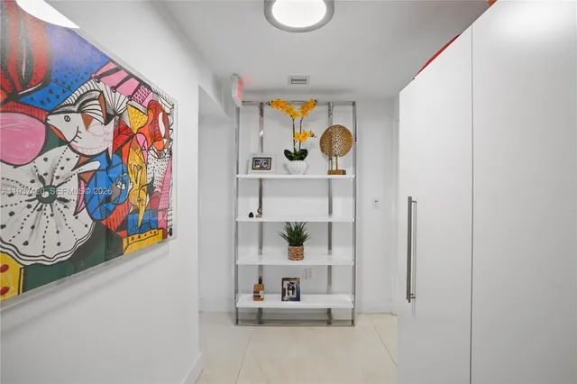 $4,500 | 16385 Biscayne Boulevard, Unit 2819, North Miami Beach, FL 33160