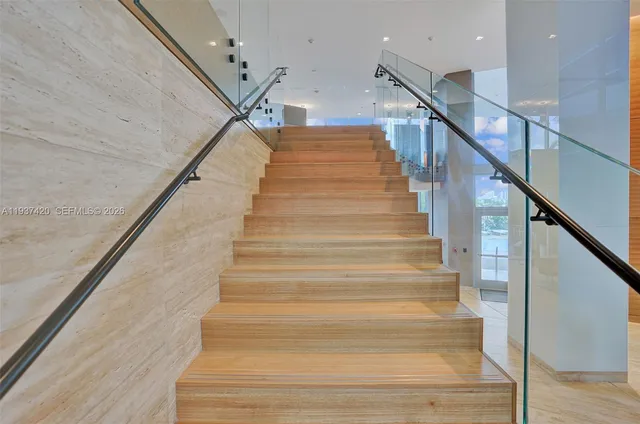 $4,500 | 16385 Biscayne Boulevard, Unit 2819, North Miami Beach, FL 33160