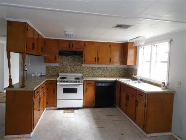 $34,900 | 208 Correze, Kinder, LA 70648