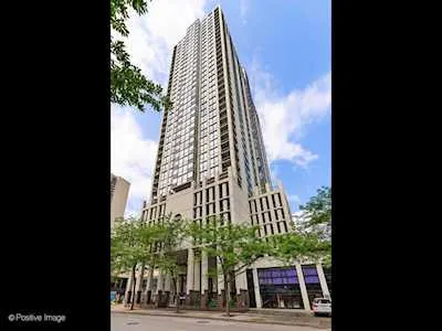 $2,150 | 1122 North Clark Street, Unit 3307, Chicago, IL 60610