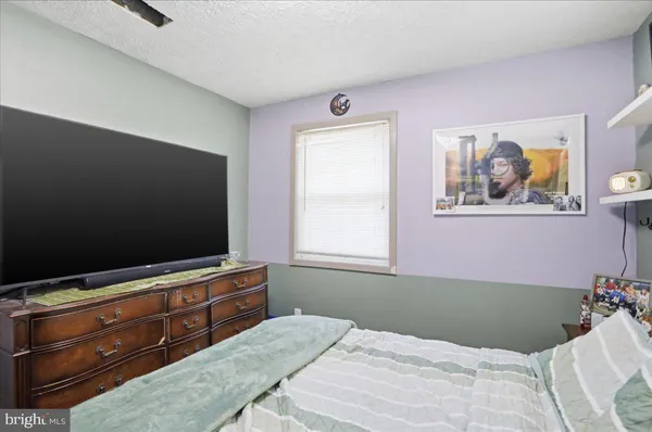 $260,000 | 12604 Longs Hollow Road Southeast, Cumberland, MD 21502