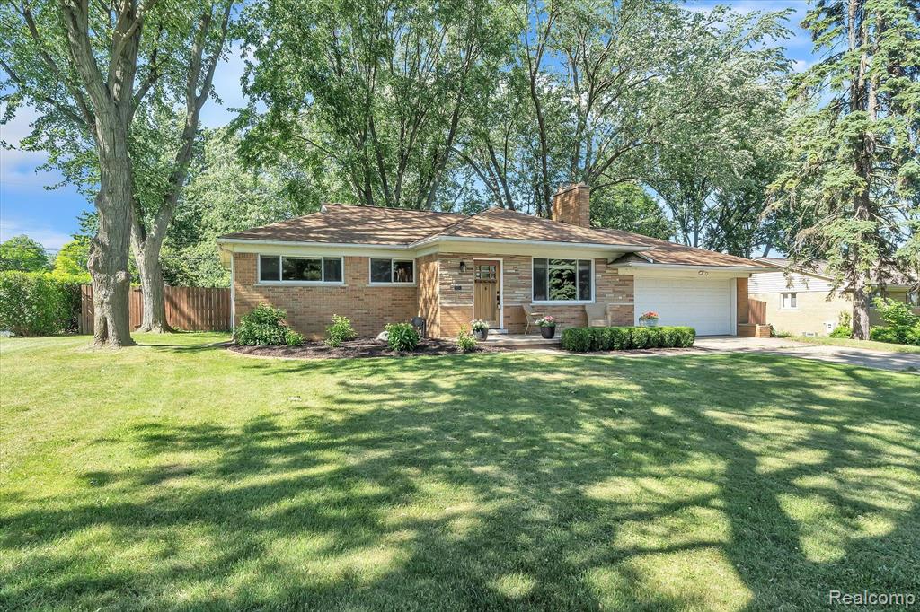 120 Windsor Road Rochester Hills, MI 48307 - Photo 2 of 37