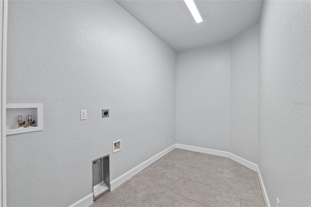 4765 Southeast 25th Street Ocala, FL 34480 - Photo 46 of 65 a view of an empty room