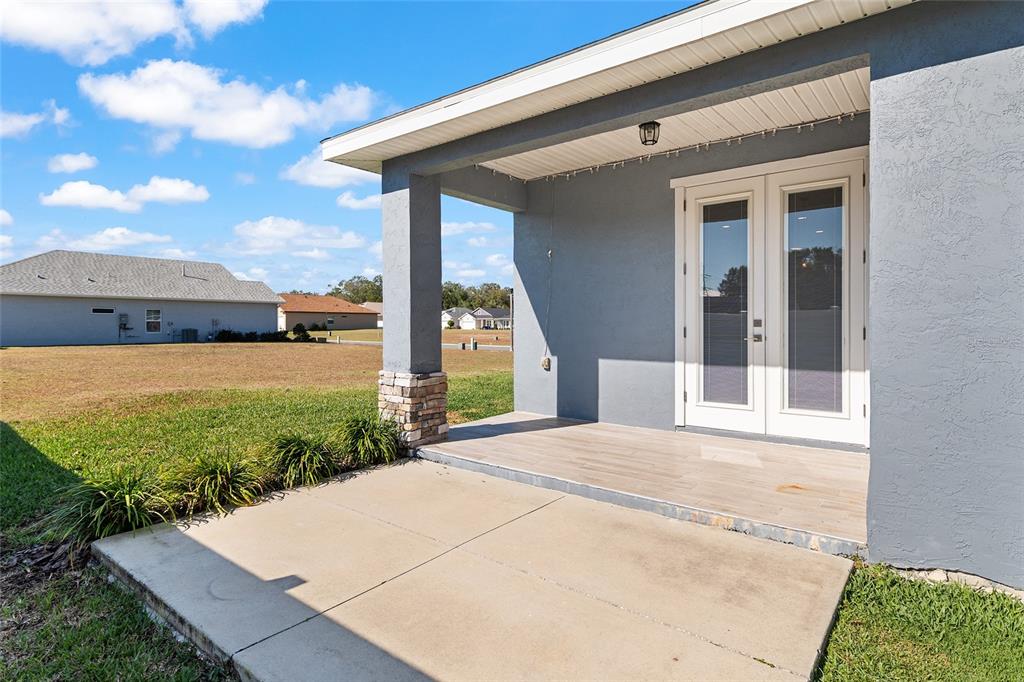 4765 Southeast 25th Street Ocala, FL 34480 - Photo 53 of 65 a view of a backyard of the house