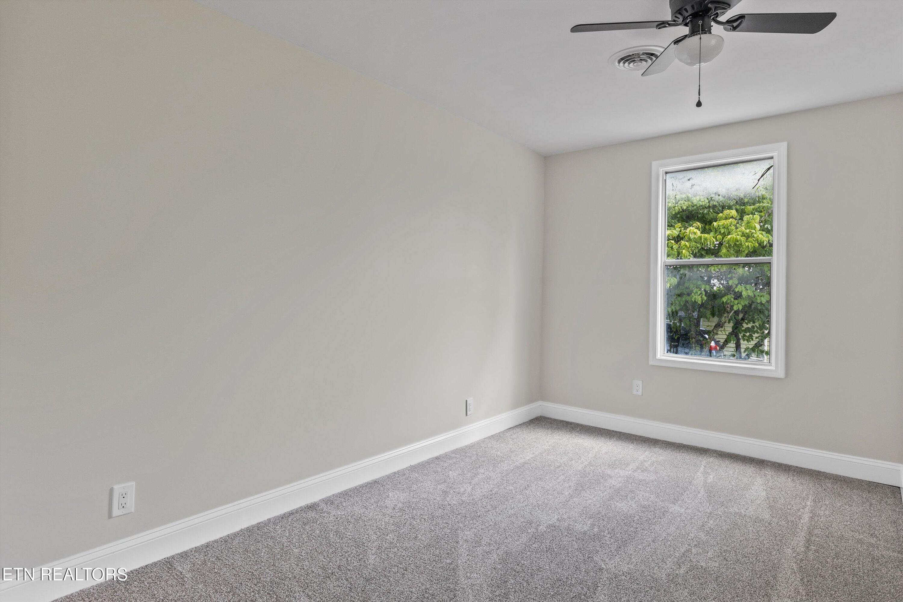 1609 Berry Road Knoxville, TN 37920 - Photo 8 of 34 08-1609 Berry Rd02