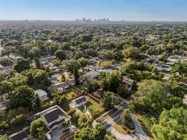 $340,000 | 2600 South Crystal Lake Drive, Orlando, FL 32806