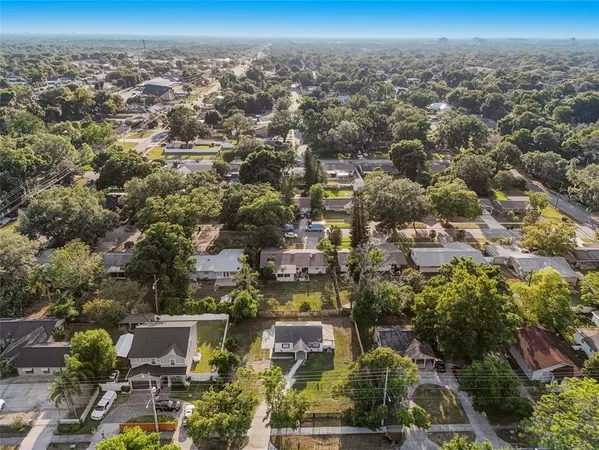 $340,000 | 2600 South Crystal Lake Drive, Orlando, FL 32806