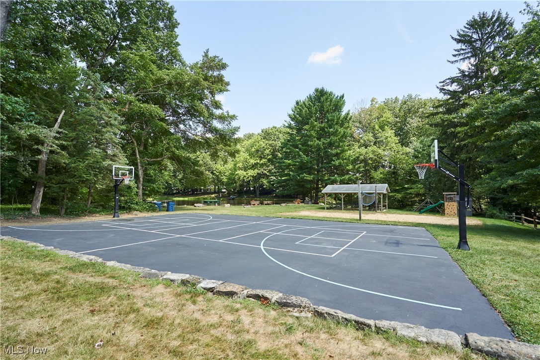 1520 South Hametown Road Akron, OH 44321 - Photo 27 of 30 Basket Ball & Tennis