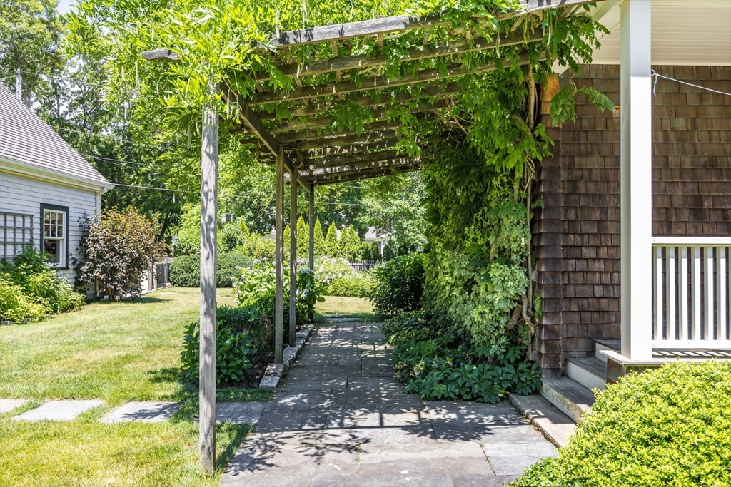 72 Water Street Marion, MA 02738 - Photo 5 of 42