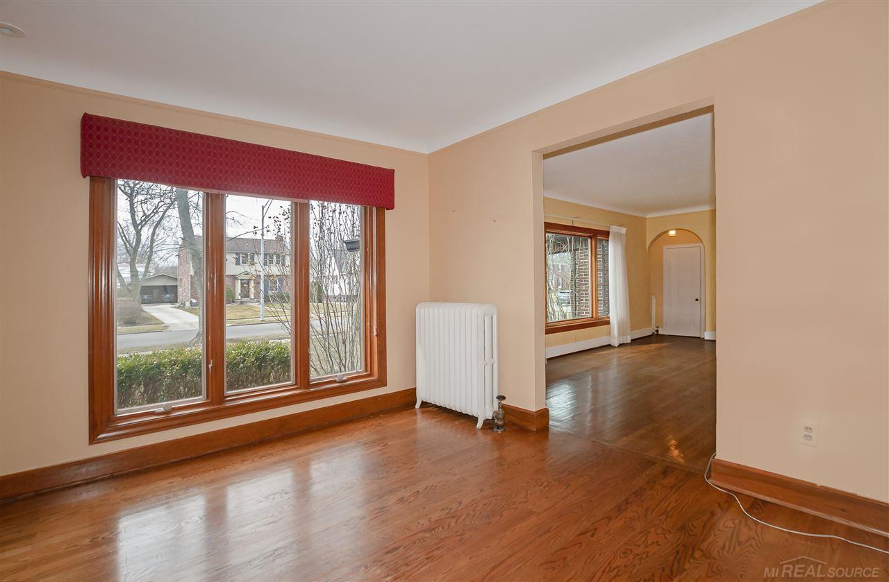 814 Barrington Road Grosse Pointe Park, MI 48230 - Photo 7 of 32