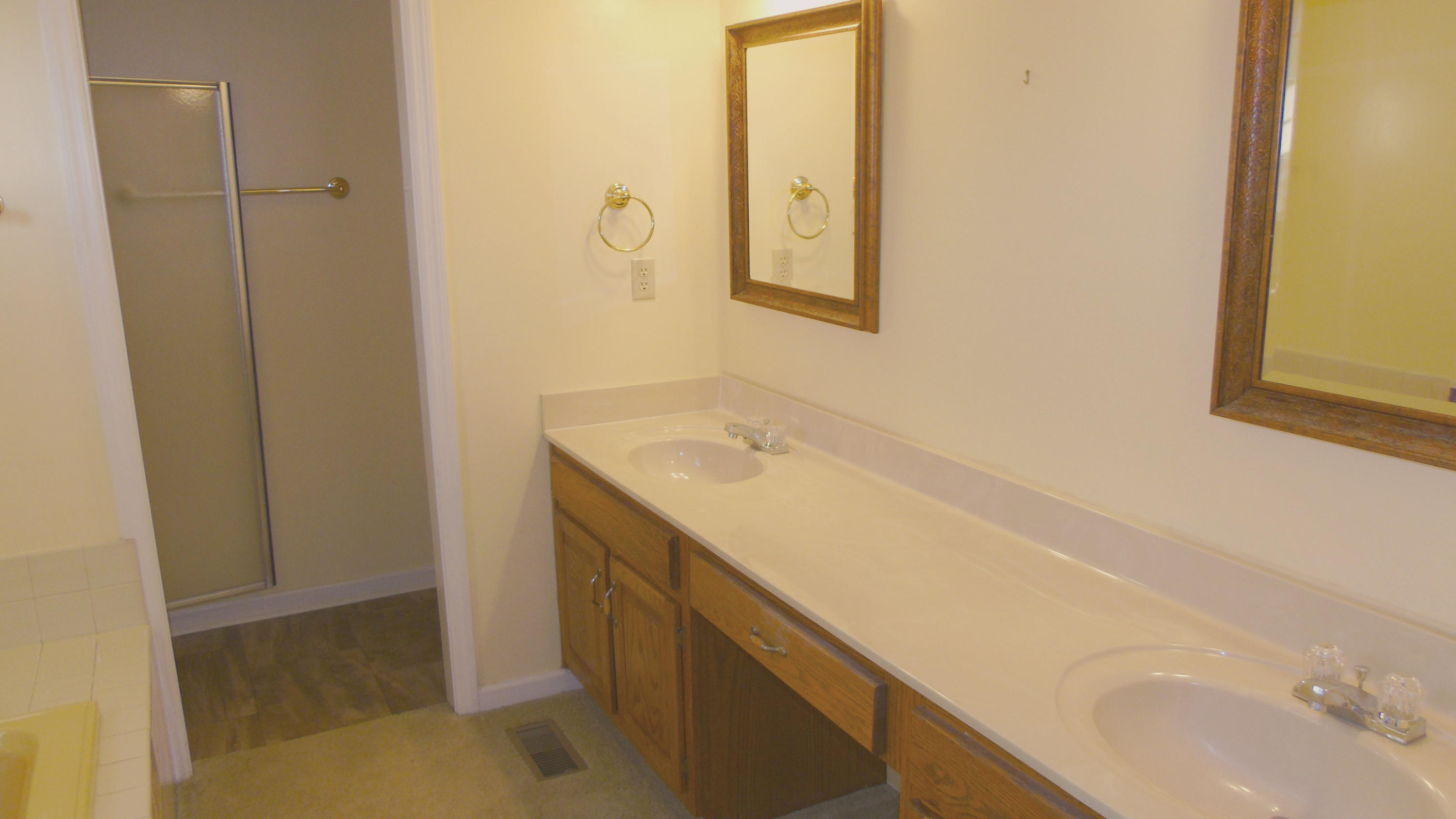 95 Cummings Road Ringgold, GA 30736 - Photo 12 of 28 Main bedroom bath room - Copy