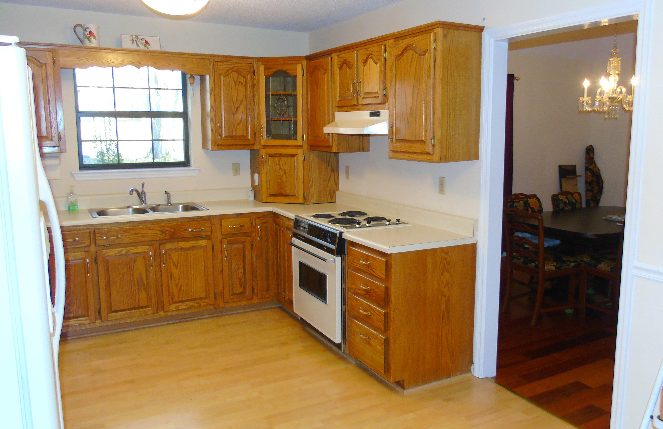 95 Cummings Road Ringgold, GA 30736 - Photo 4 of 28 Bright Kitchen