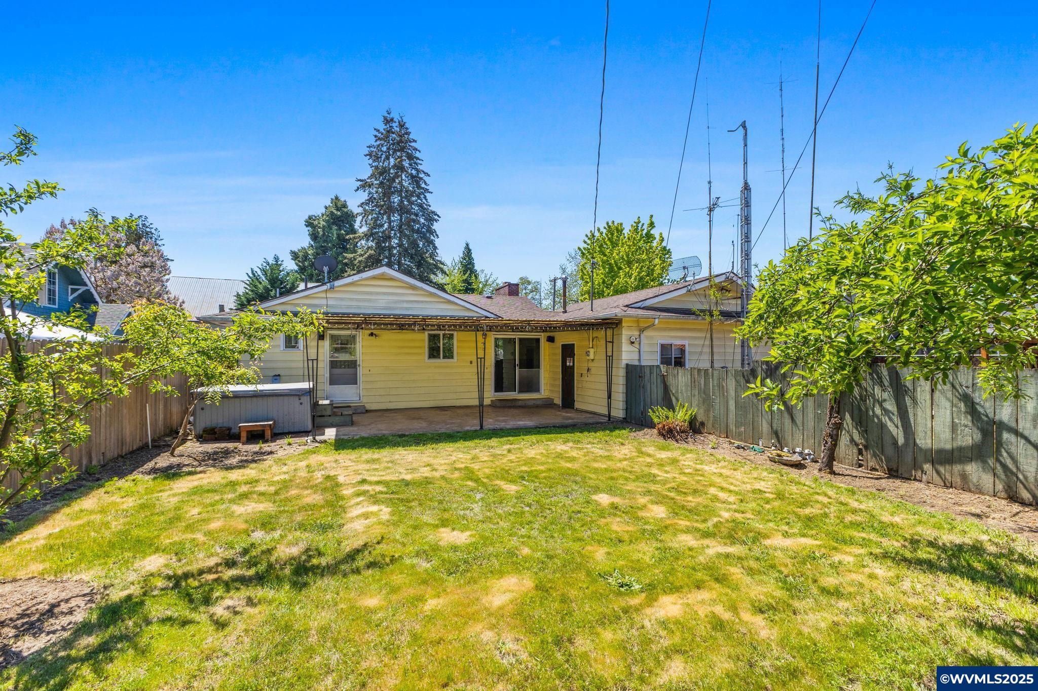 415 East Ash Street Lebanon, OR 97355 - Photo 4 of 30
