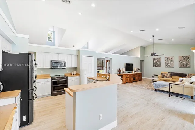 $1,075,000 | 16783 92nd Lane North, Loxahatchee, FL 33470