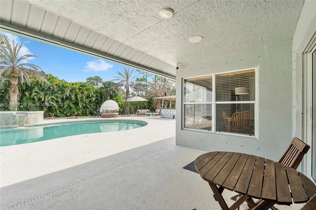 $1,075,000 | 16783 92nd Lane North, Loxahatchee, FL 33470