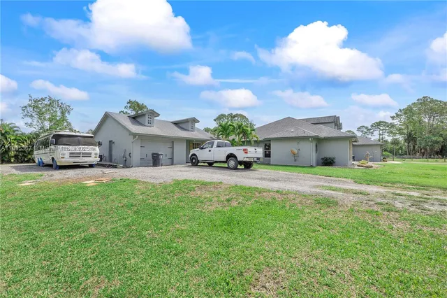 $1,075,000 | 16783 92nd Lane North, Loxahatchee, FL 33470