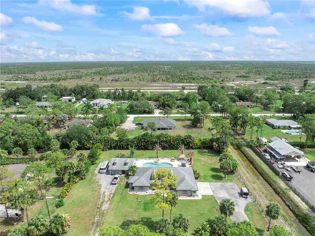 $1,075,000 | 16783 92nd Lane North, Loxahatchee, FL 33470