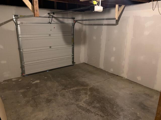 533 Johnson Road Chillicothe, OH 45601 - Photo 10 of 17 GARAGE