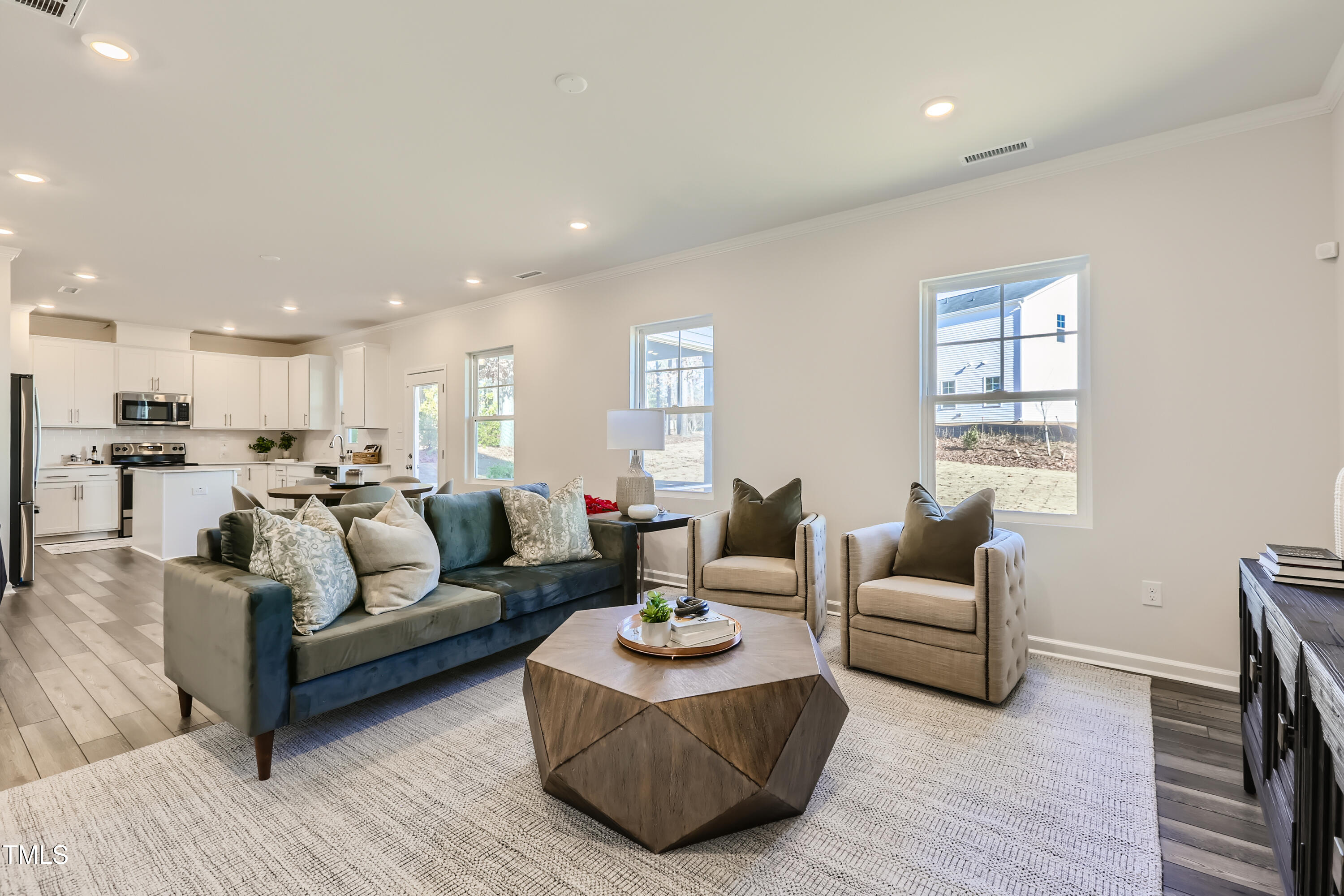 69 Sunshine Road Kenly, NC 27542 - Photo 4 of 13 04 Living Room